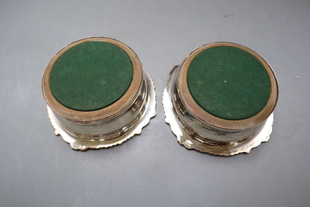 A pair of plated coasters, diameter 17cm